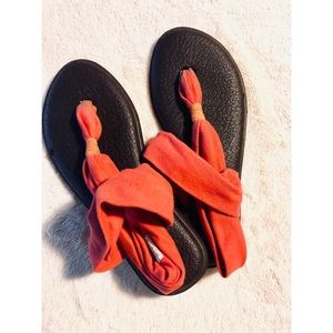 Coral Sanuk Yoga Mat Sandals size 6